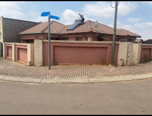 3 BEDROOM HOUSE FOR SALE IN OLIEVENHOUTBOS